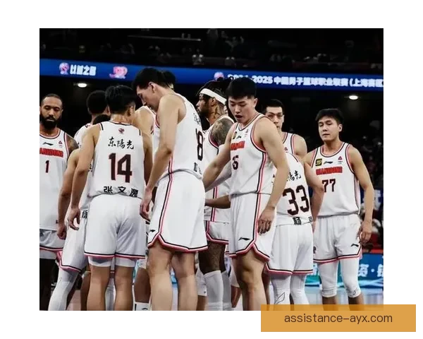 中国篮球联赛季后赛激战正酣新星球员表现引发关注